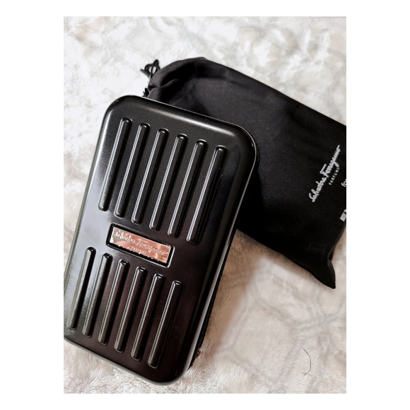 (NEW)Salvatore Ferragamo Travel Amenity Kits - Picture 4 of 6